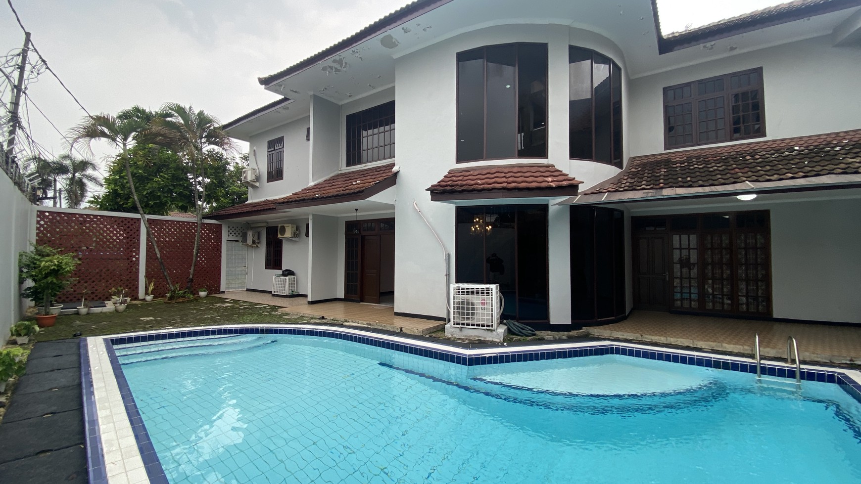 BIG AND BEAUTIFUL HOUSE AT CIPETE AREA, JAKARTA SELATAN