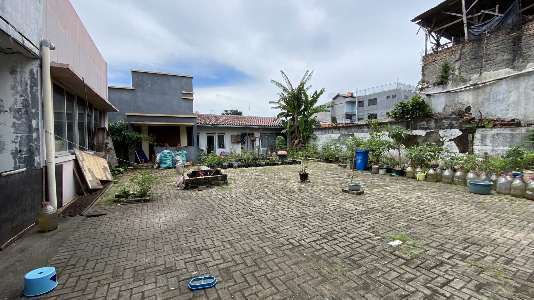 TURUN HARGA! GEDUNG KANTOR LOKASI TERBAIK DI DUREN TIGA RAYA, JAKARTA SELATAN