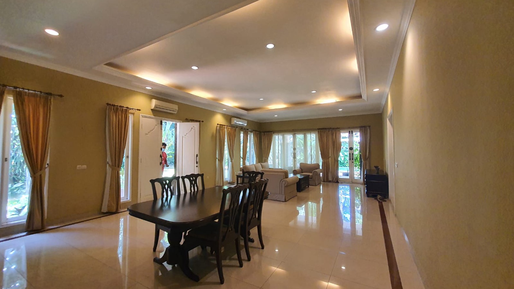 BEAUTIFUL HOUSE WITH BIG GARDEN IN KEMANG