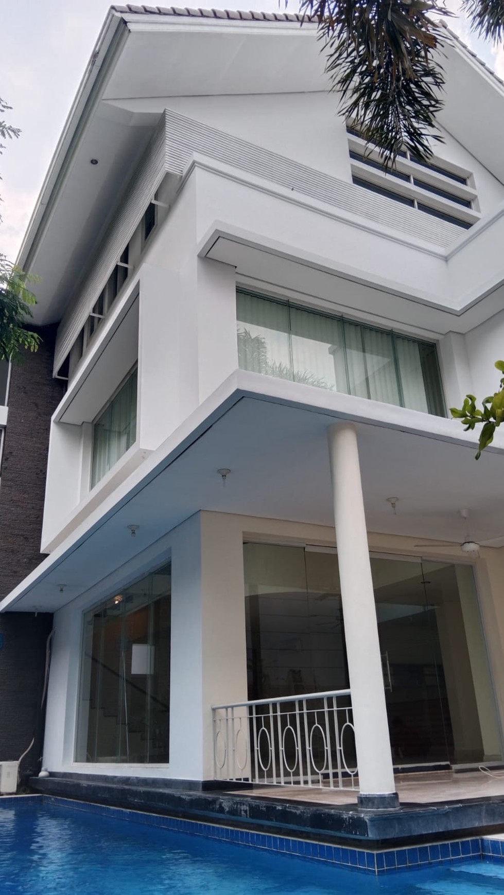 Beautiful house in pondok indah