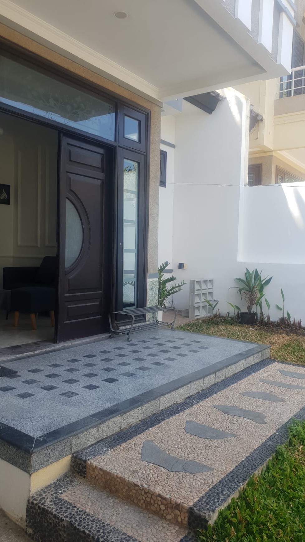 Rumah Villa Bukit Mas Surabaya - Lantai MARMER + SEMI Furnished Dekat Akses Tol Satelit, Ciputra World Mall