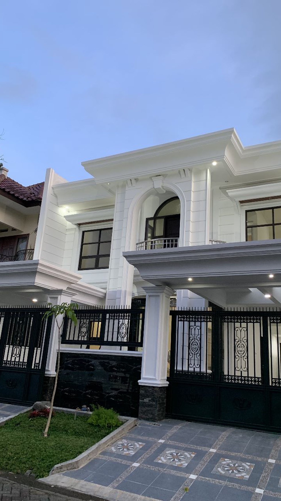 rumah siap huni baru renov. kota araya malang