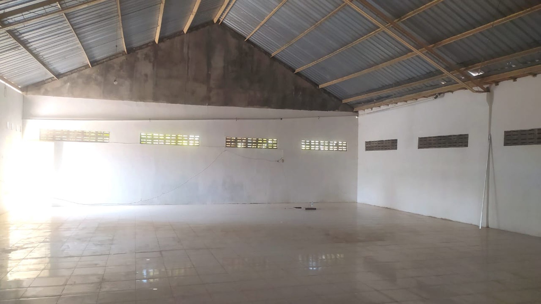 Gudang Luas 339 Meter Persegi Lokasi Dekat Gardu Induk PLN Medari Sleman