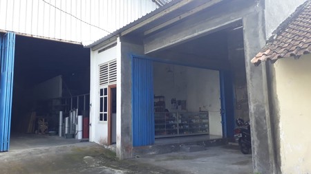 Disewakan Gudang Luas 1130 Meter Persegi Lokasi Caturharjo Sleman 