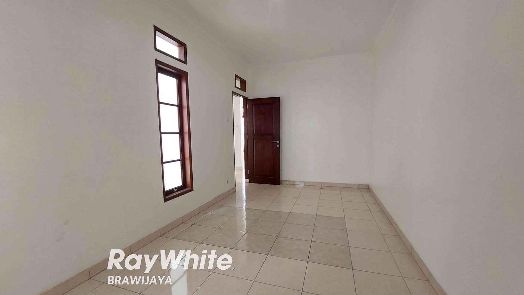 TOWNHOUSE DI PANORAMA BUKIT CINERE, LAYAK HUNI, DEKAT AKSES TOL DESARI