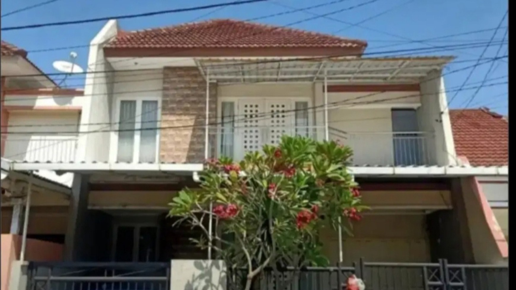 Dijual Rumah Cantik Manyar Jaya Praja, Surabaya Siap Hun8