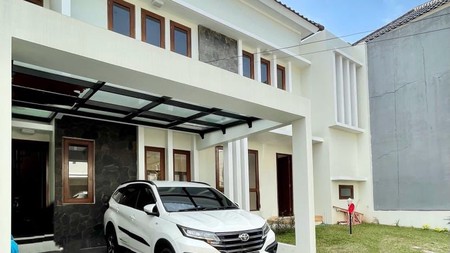 Rumah Town House  di Cilandak, 3 kamar tidur,Harga 3 M, hanya 2 km ke TB Simatupang, 3 km ke MRT 