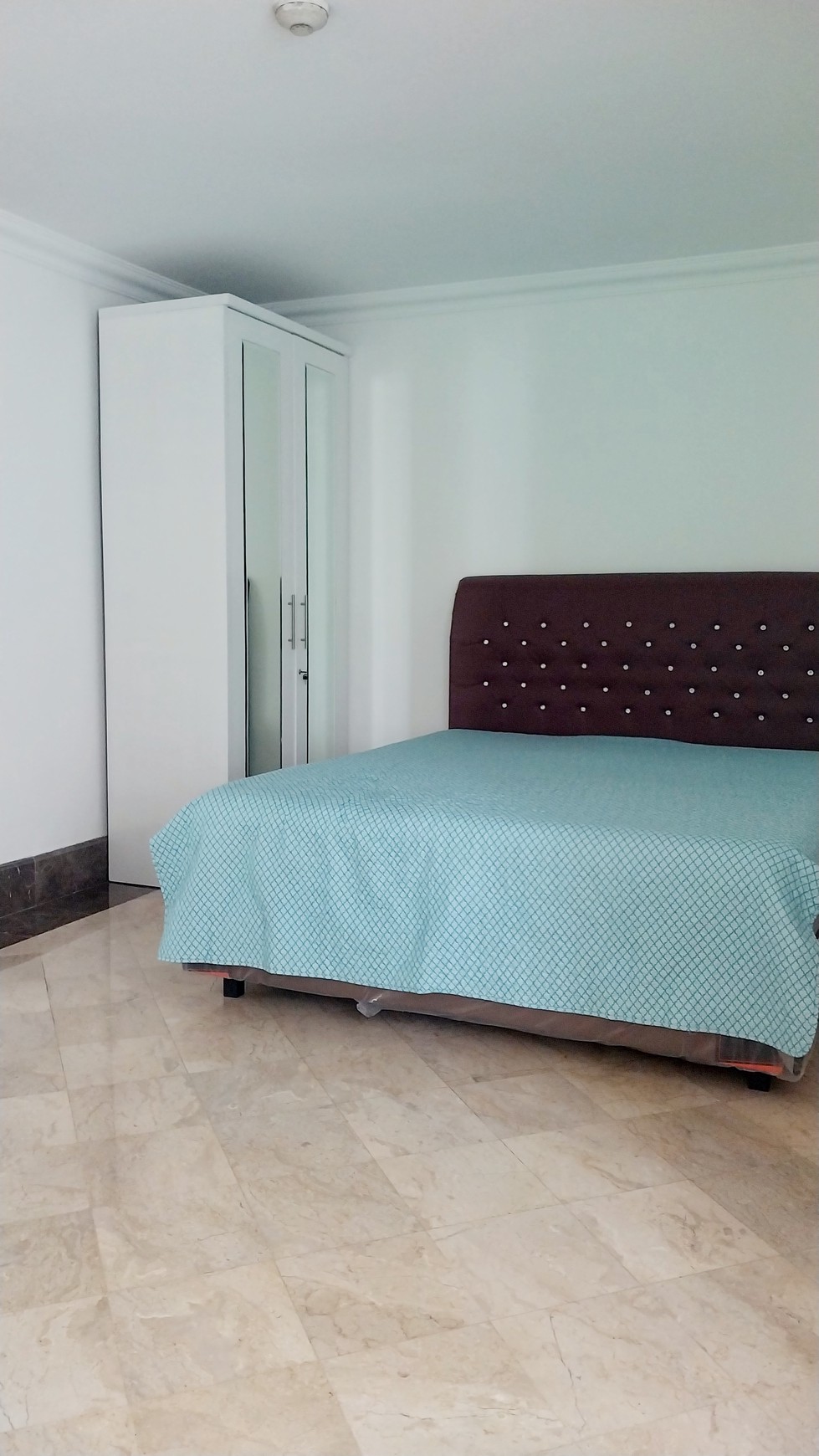 Comfortable Fully Furnished Apartment in South Jakarta