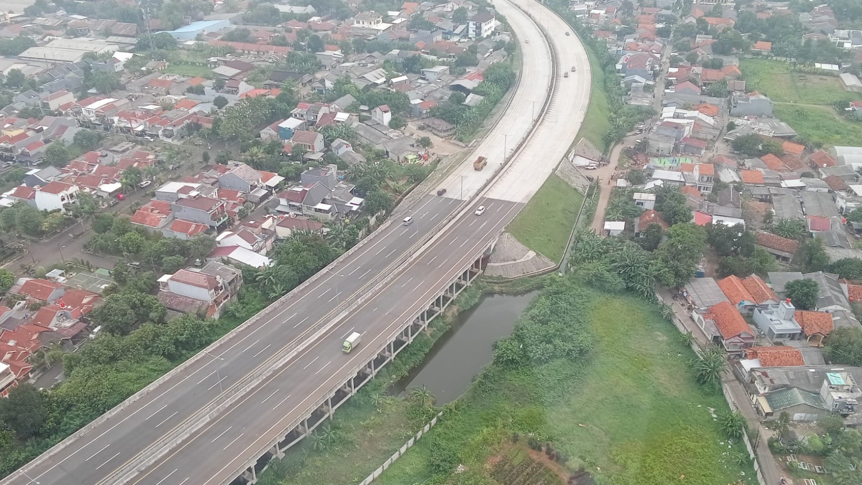 Apartemen Hunian Nyaman dan Asri @Apartemen Silk Town Dekat Graha Raya