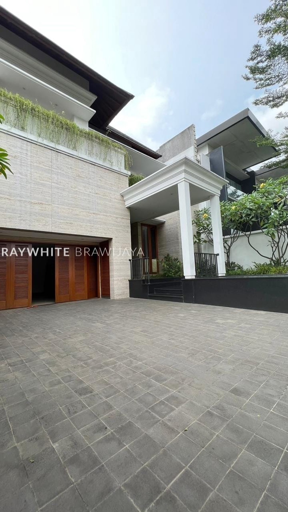 Rumah Mewah Siap Huni Kawasan Pondok Indah Jakarta Selatan