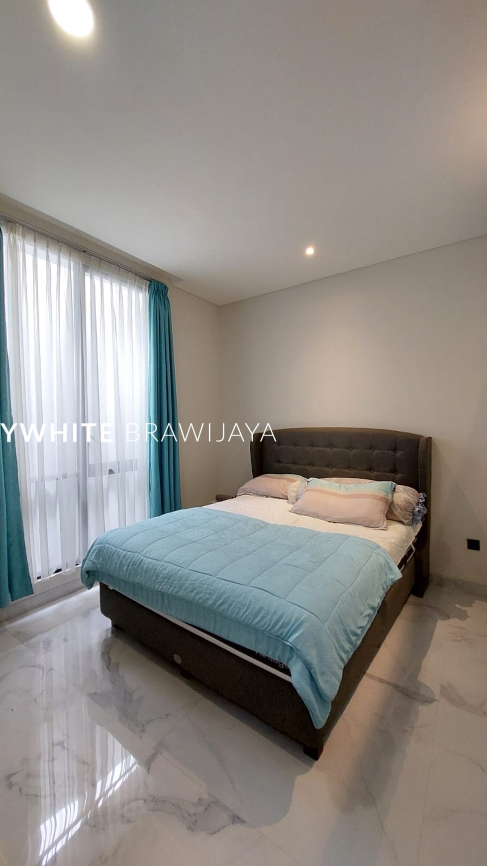 Townhouse dalam Kompleks Cavana Simatupang Area Cilandak