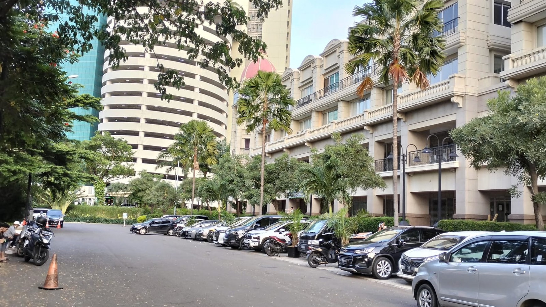 Ruko Central Park dalam komplek Super Block Podomoro City,sangat cck utk kantor Anda