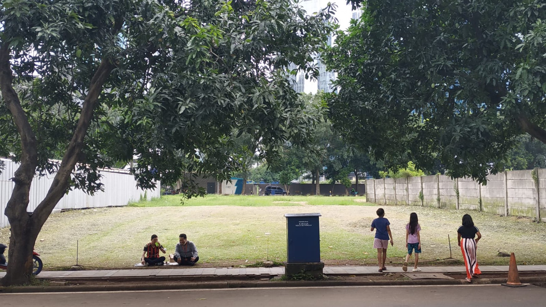 Kavling Commercial MEGA KUNINGAN,Jarang ada,sangat strategis,terletak di pusat bisnis jakarta.