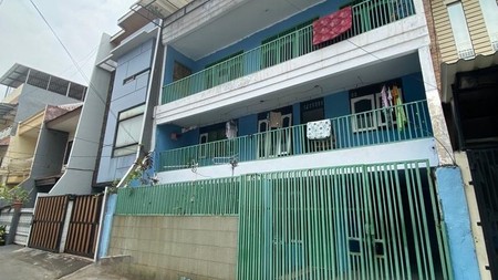 Rumah kost 3.5 lt nyaman dalam kompleks. Dekat dgn Pusat Bisnis & Mall