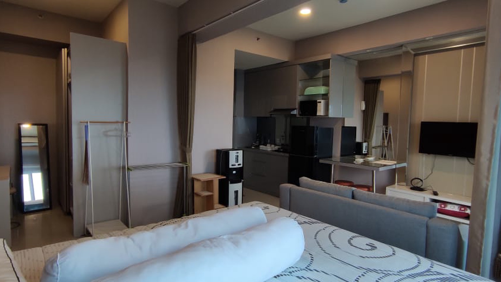 Dijual Apartemen Tanglin 2 BR Renov Jadi 1 Bedroom FULL FURNISHED modern