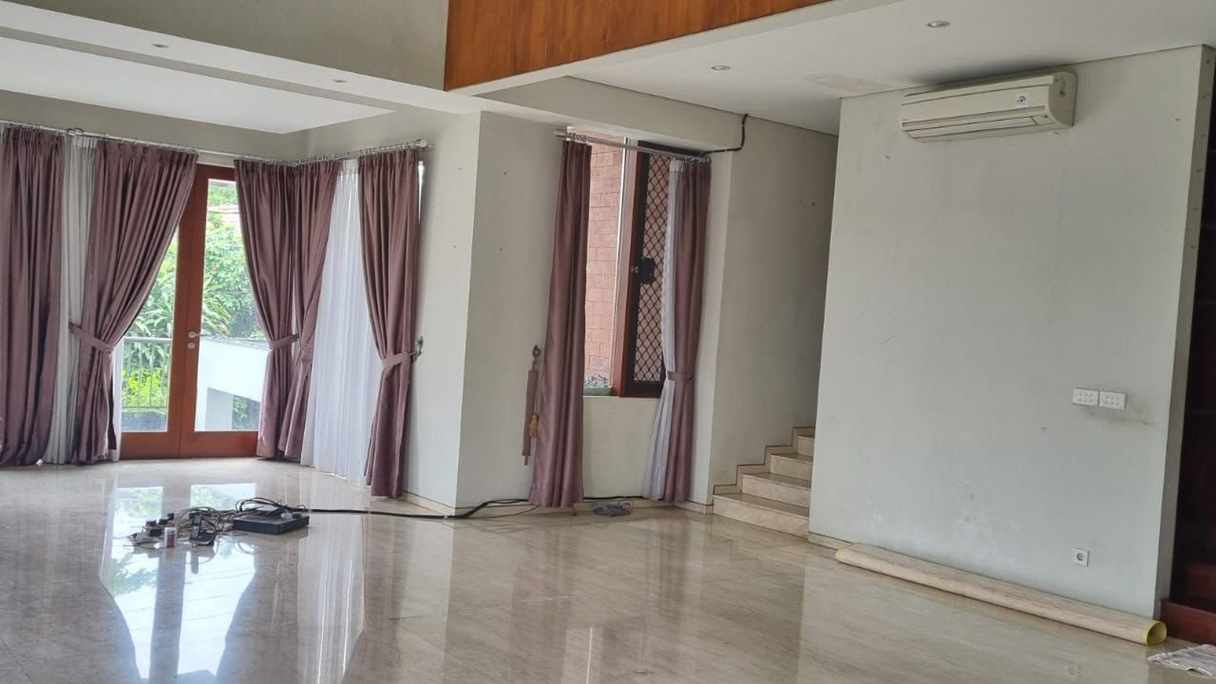 Rumah Mewah Siap Huni, Hunian Nyaman dengan Lingkungan Asri @Puri Flamboyan, Rempoa