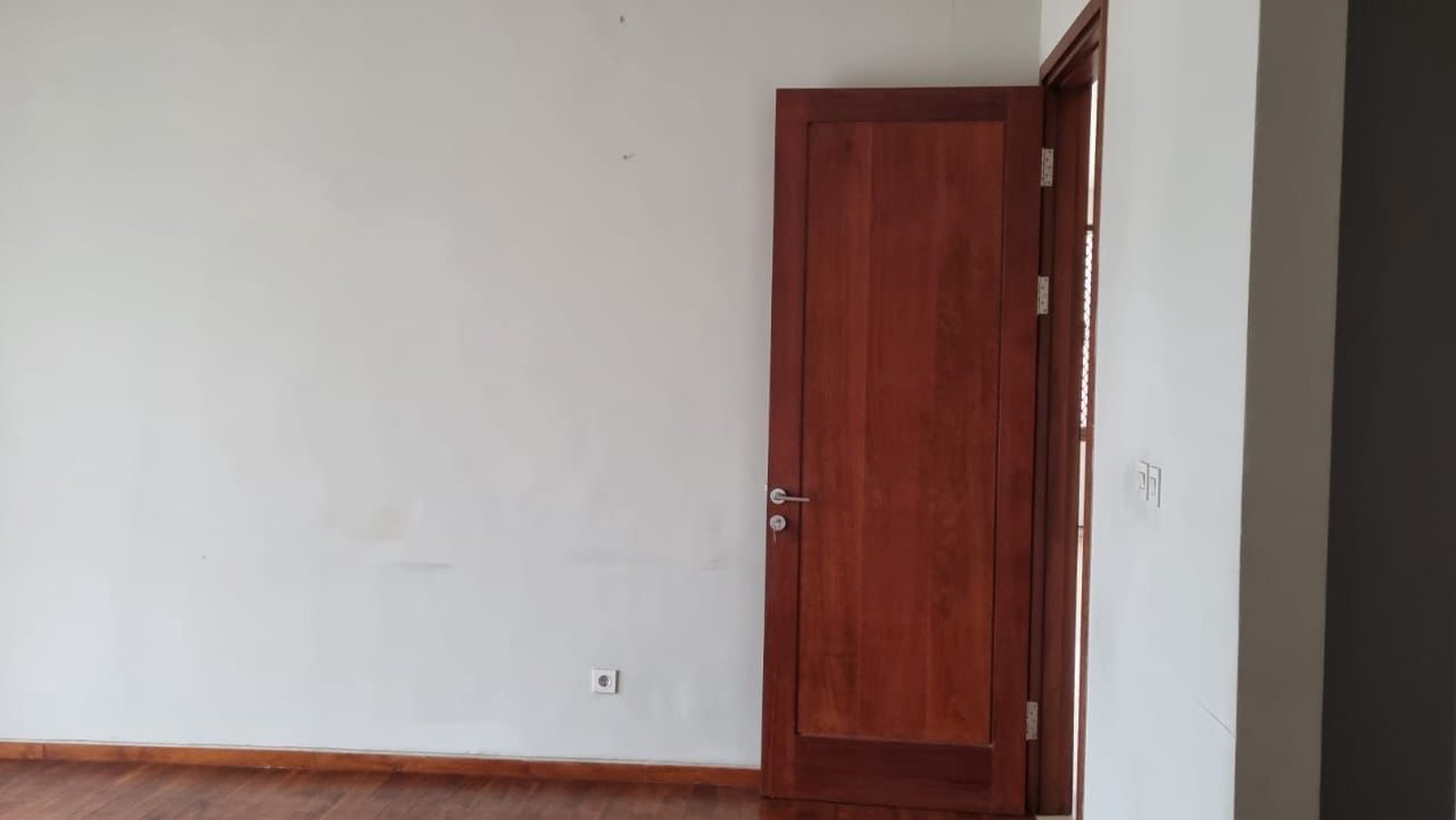 Rumah Mewah Siap Huni, Hunian Nyaman dengan Lingkungan Asri @Puri Flamboyan, Rempoa