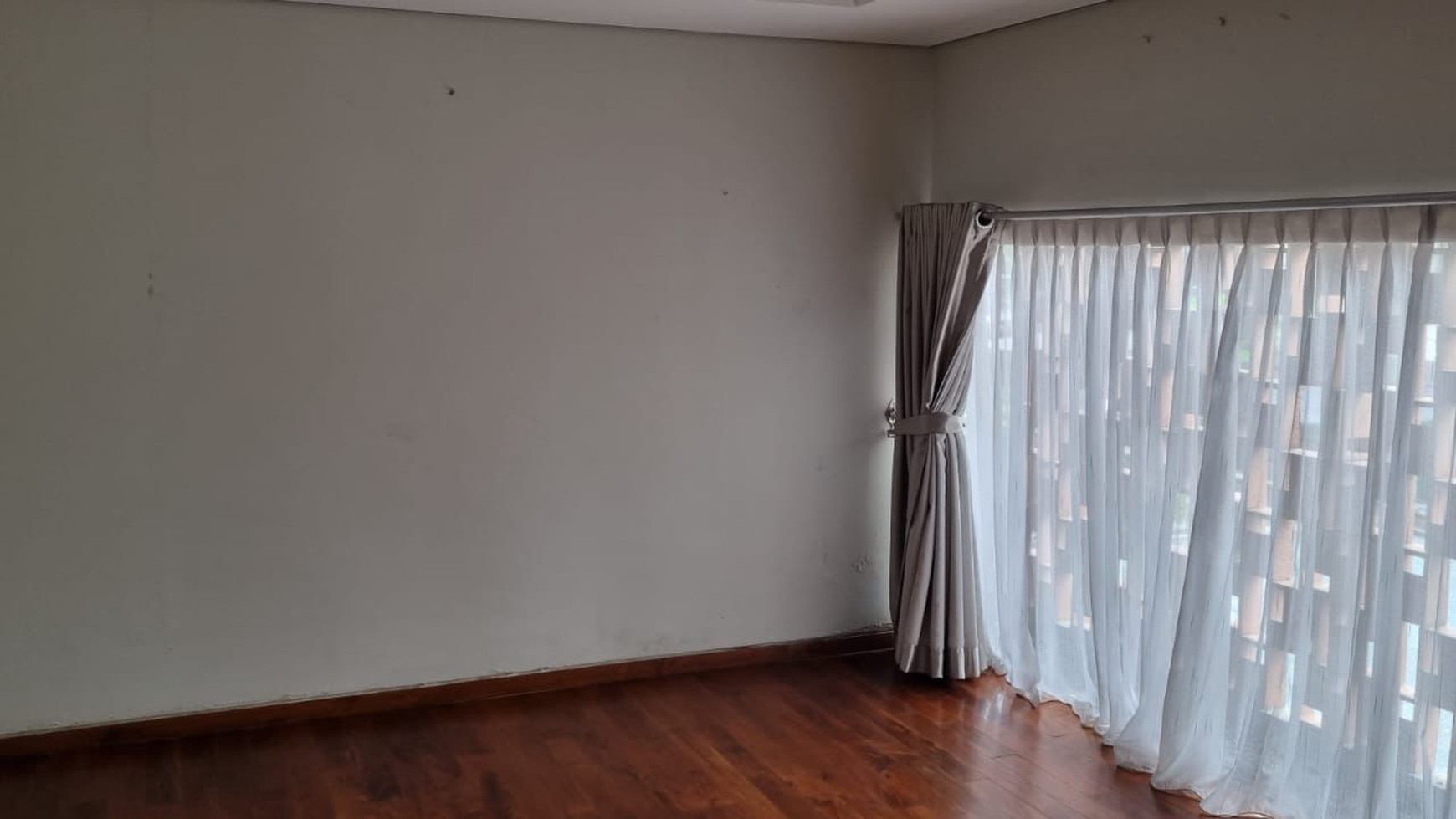 Rumah Mewah Siap Huni, Hunian Nyaman dengan Lingkungan Asri @Puri Flamboyan, Rempoa