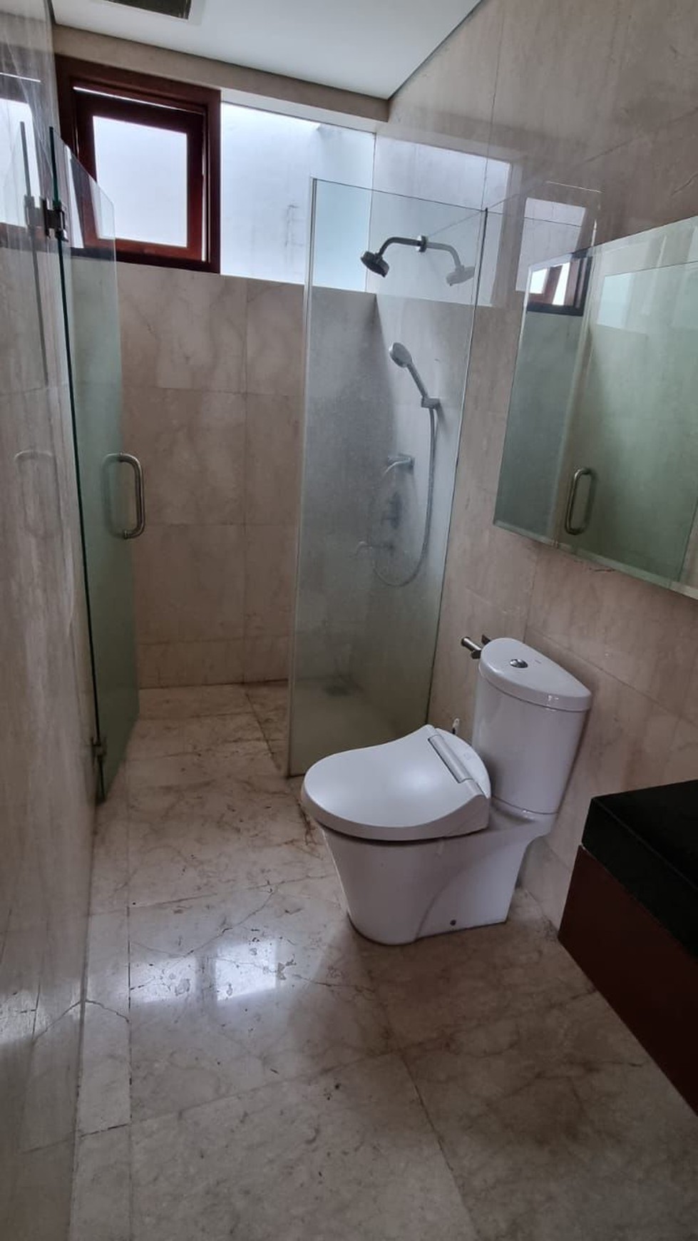 Rumah Mewah Siap Huni, Hunian Nyaman dengan Lingkungan Asri @Puri Flamboyan, Rempoa