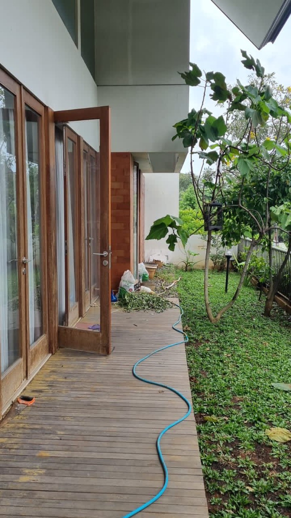 Rumah Mewah Siap Huni, Hunian Nyaman dengan Lingkungan Asri @Puri Flamboyan, Rempoa