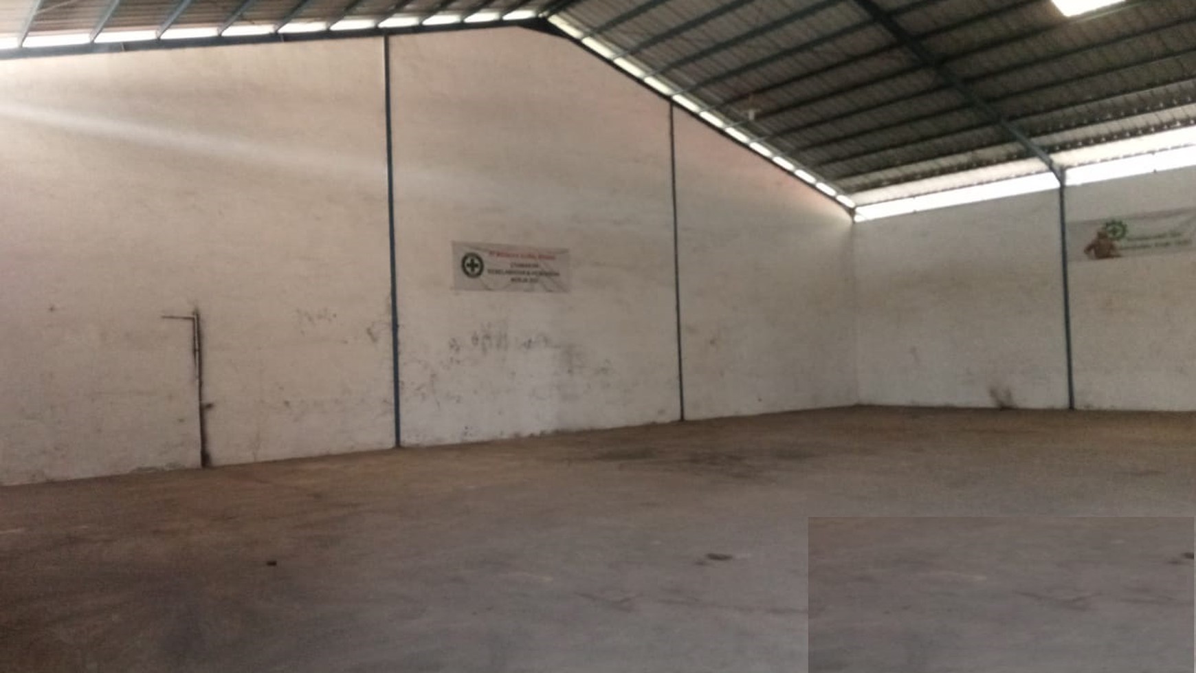 Disewa Gudang di kawasan Ds Kemuning Legok, Tangerang dengan Harga Menarik