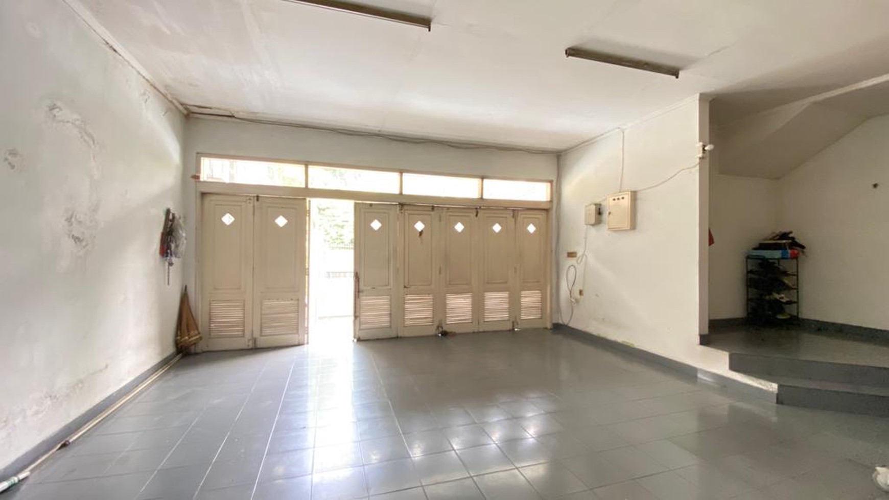 Rumah Mewah Dengan Kolam Renang di Lebak Bulus Harga Terbaik