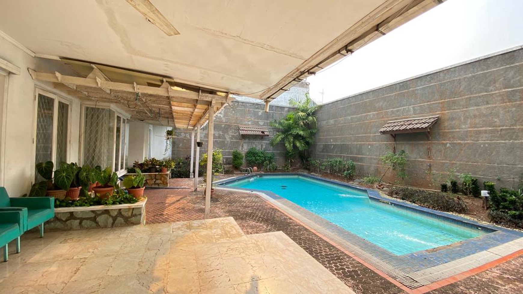 Rumah Mewah Dengan Kolam Renang di Lebak Bulus Harga Terbaik