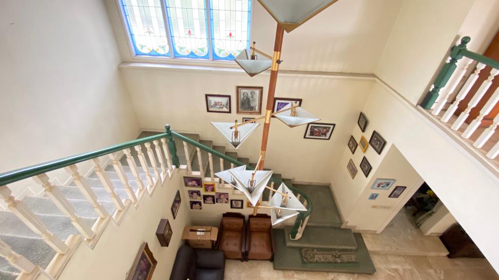 Rumah Mewah Dengan Kolam Renang di Lebak Bulus Harga Terbaik