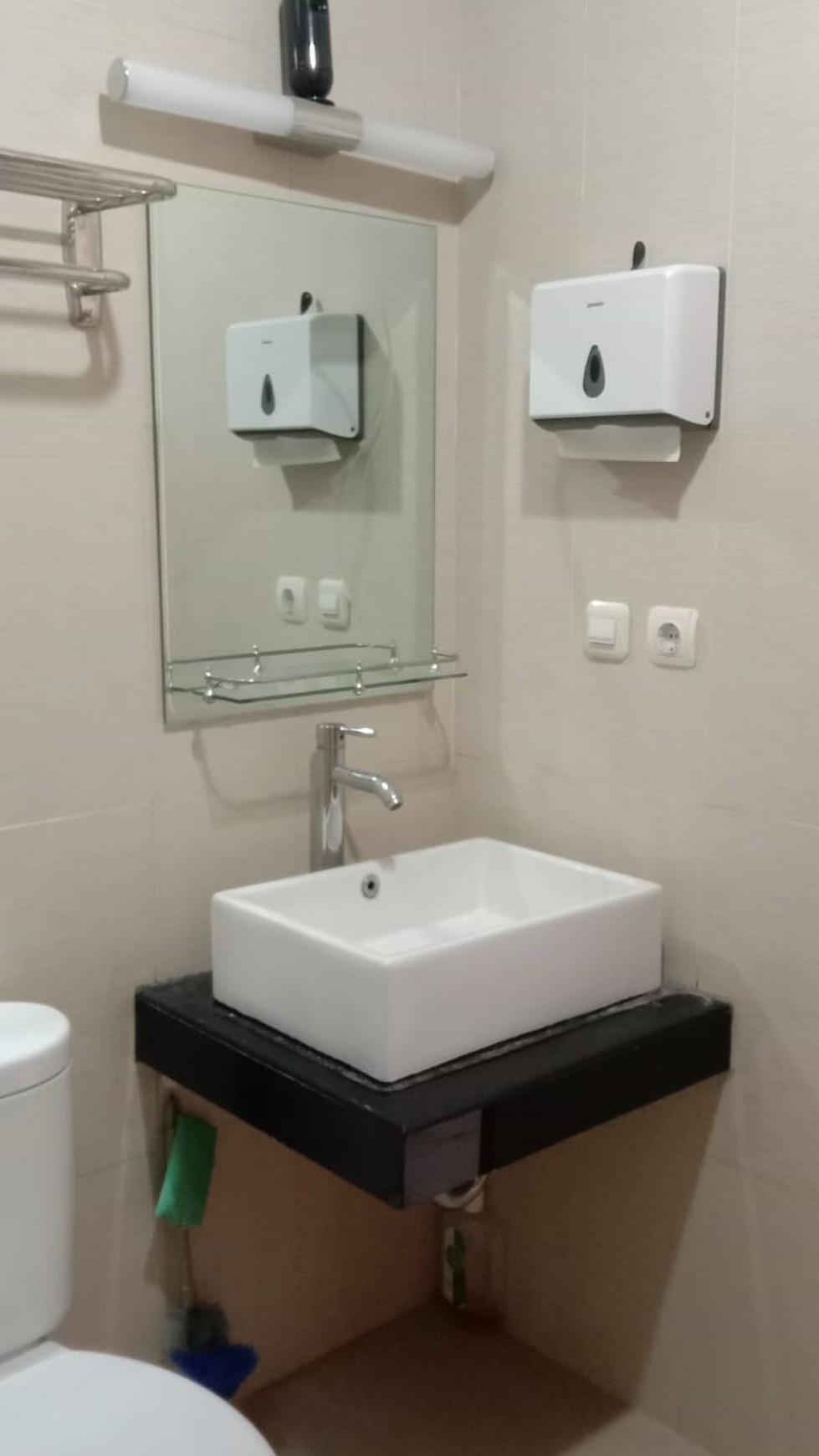 Rumah Minimalis Siap Huni dan Lokasi Strategis @Graha Adena