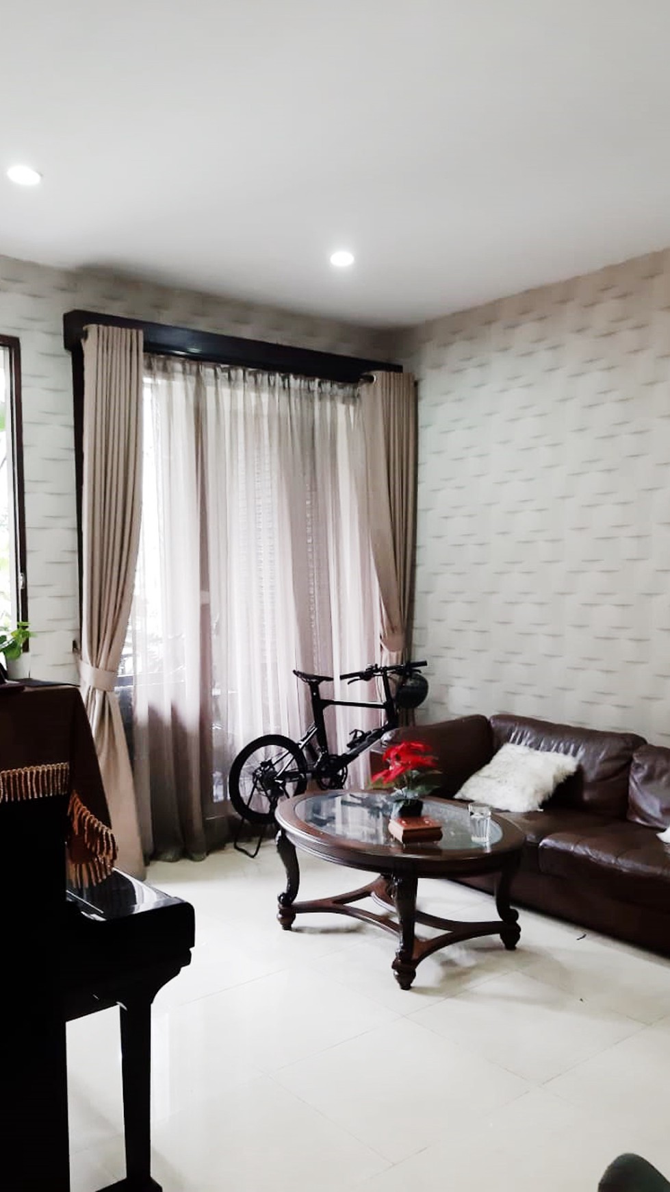 Rumah Bagus Siap Huni di Senayan, Bintaro Jaya Sektor 9 Tangerang Selatan