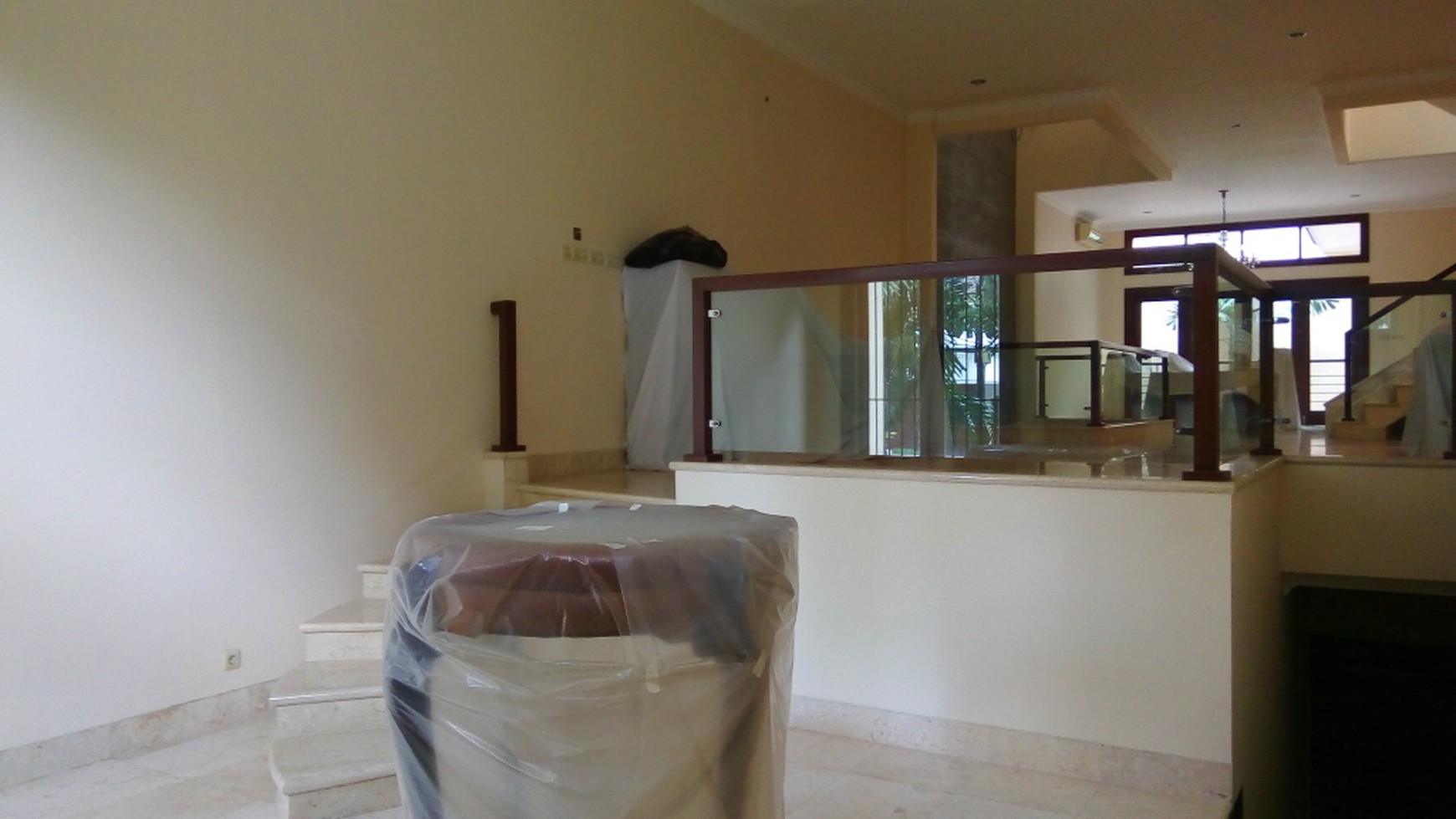 Comfortable and beautiful house In area Menteng for expatriat and others "The price can be negotiable"