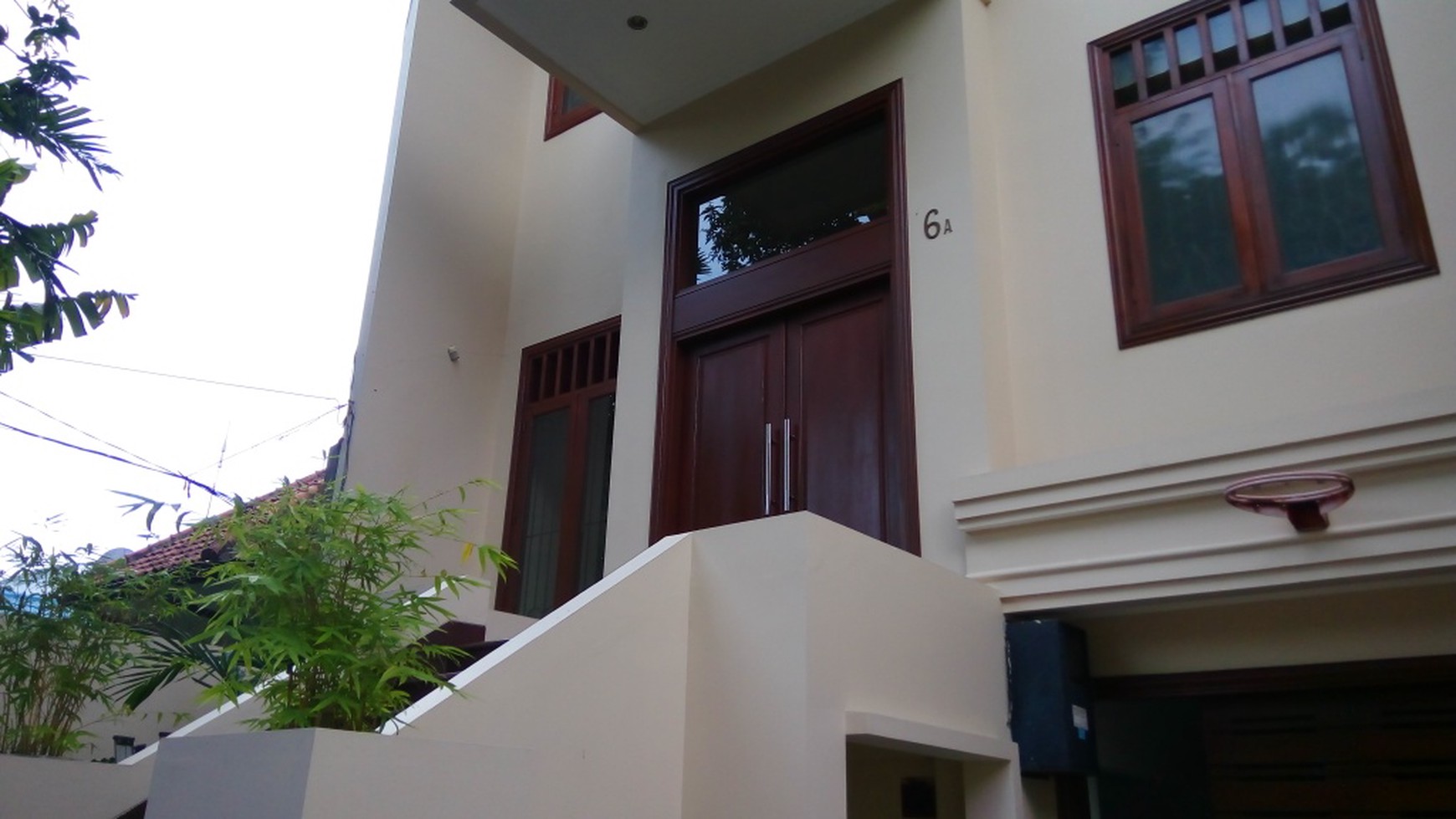 Comfortable and beautiful house In area Menteng for expatriat and others "The price can be negotiable"