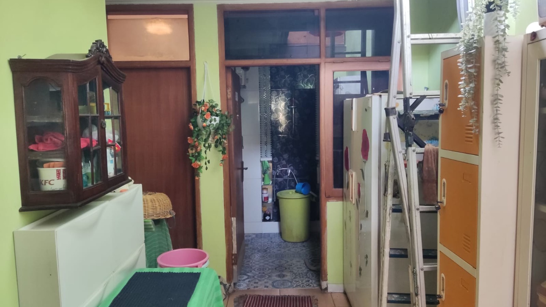 HOT DEAL! TERJANGKAU DAN JARANG ADA! Rumah Hoek Nyaman 1 Lantai di Komplek Geger Kalong, Bandung!