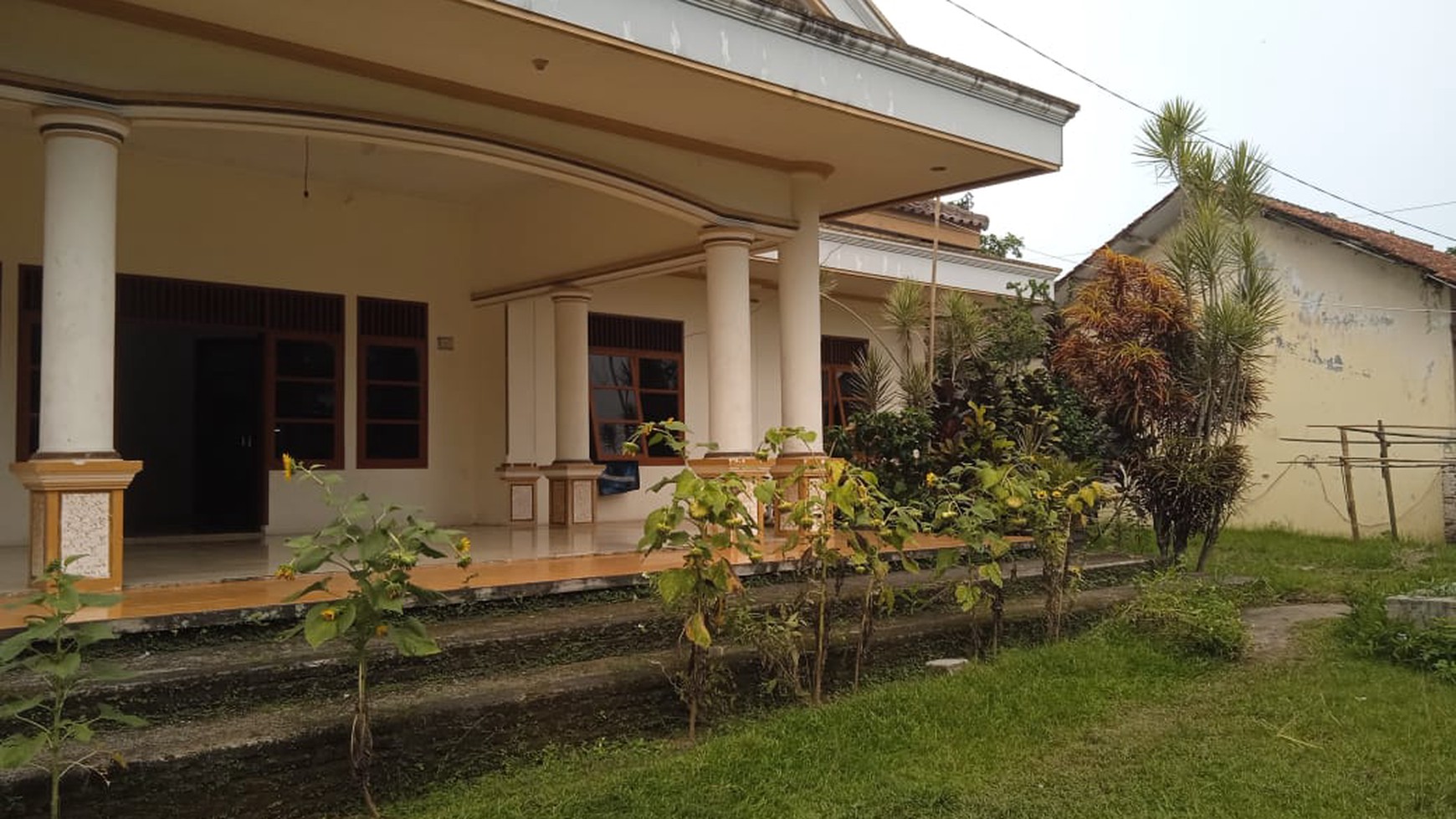 Rumah Besar Mewah di CITRA MAJA RAYA