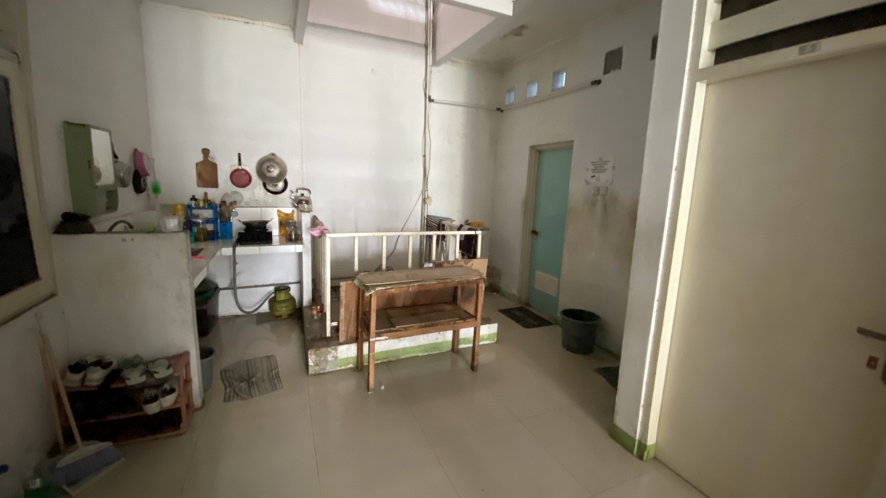 Rumah kost 3.5 lt di Tomang. Dekat Pusat Bisnis & mal Central Park