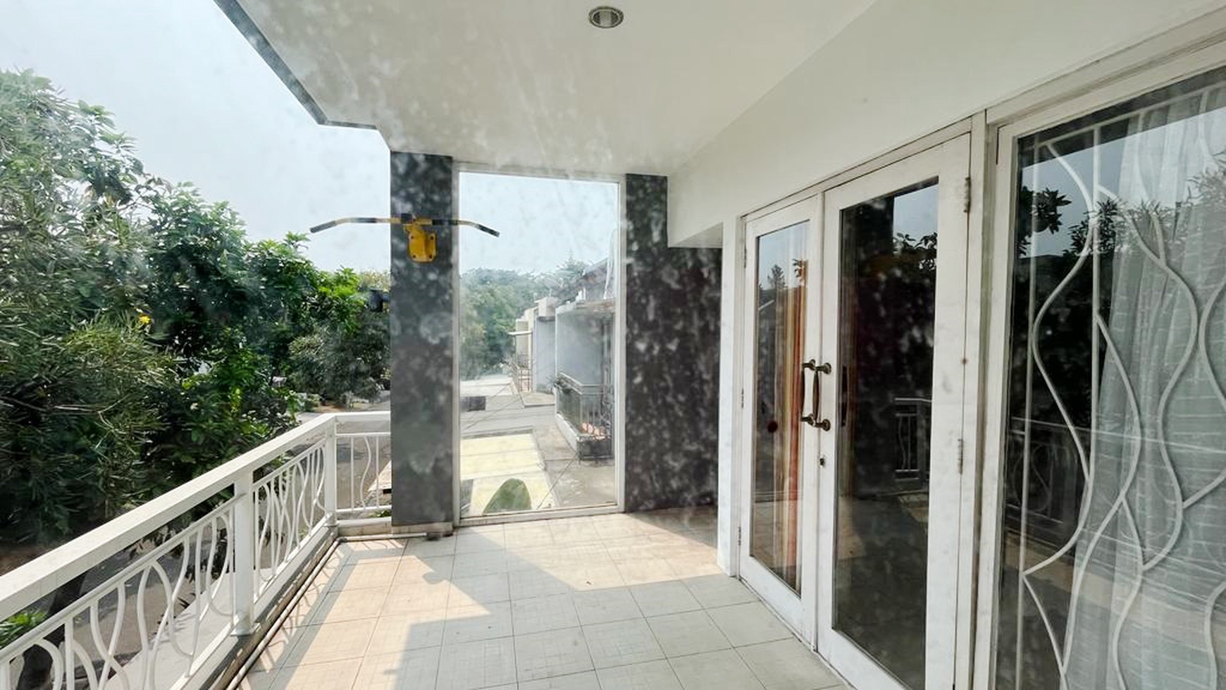 Rumah Bagus Di Emerald Town House Bintaro Jaya Sektor 9