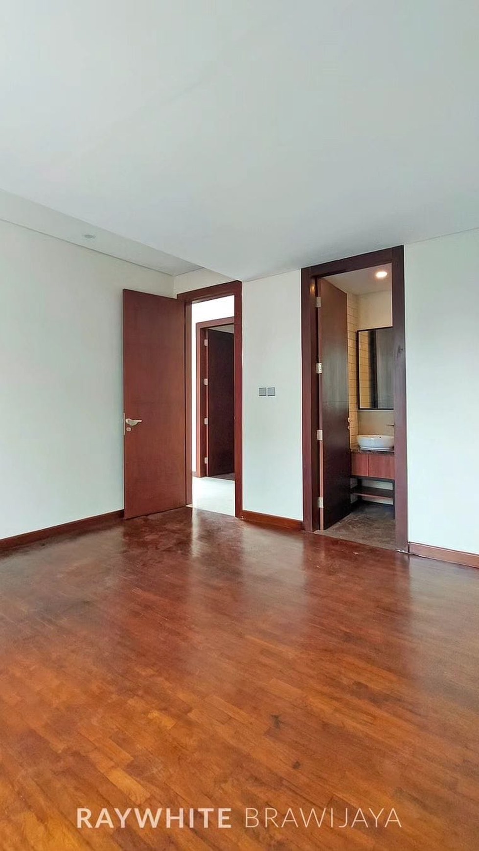 Rumah Classic Modern Siap Huni Area Pondok Indah