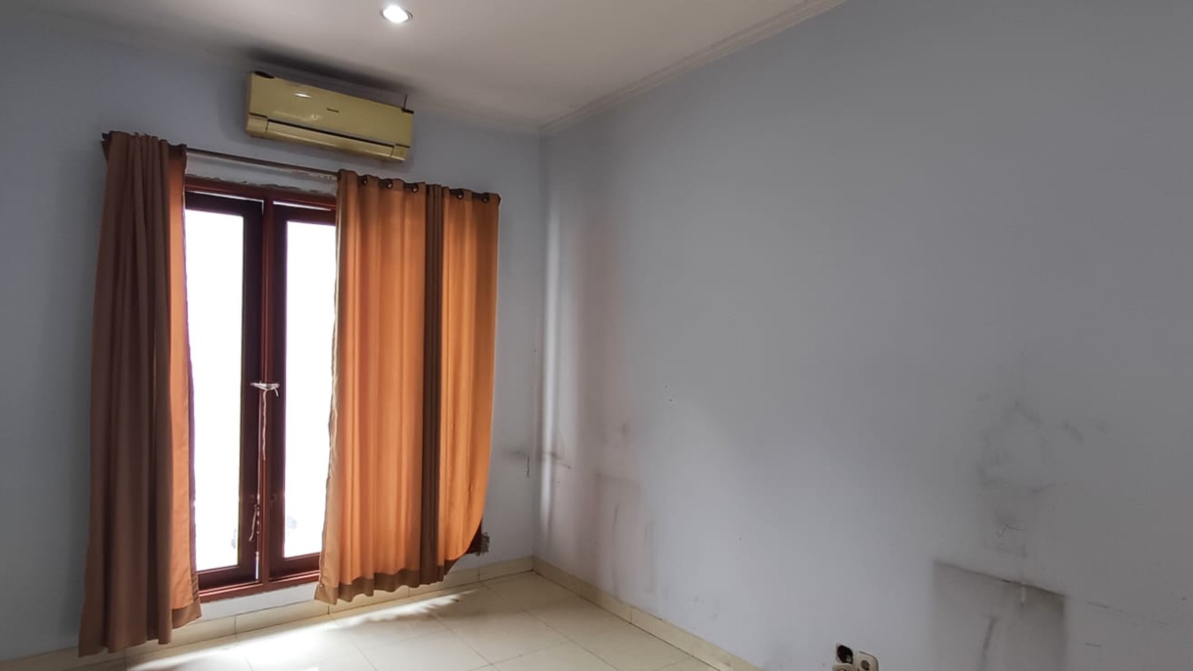 Rumah Siap Huni, Hunian Nyaman dengan Lingkungan Asri @Emerald Residence, Bintaro