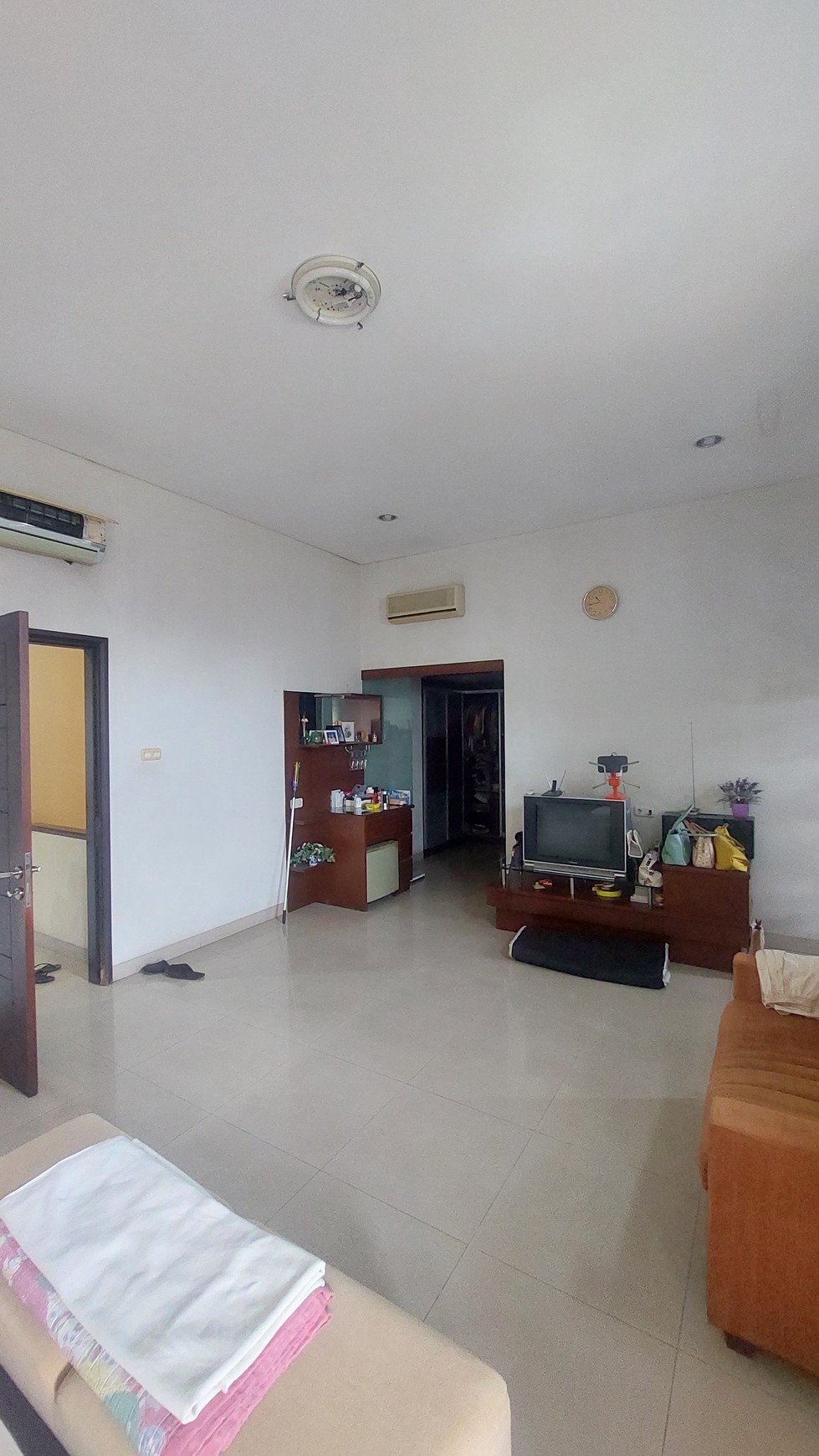 Rumah SHM 2 Lantai di Taman Villa Meruya, Jakarta Barat