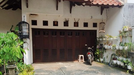 Rumah Bagus Di Jl H Saiyan Pondok Ranji Tangerang Selatan