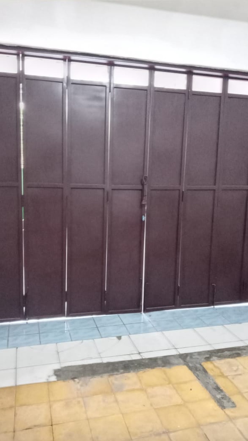 Dijual Rumah + Usaha Kos di Ketintang Madya - Gayungan - Surabaya Selatan - Row Jalan LUAS