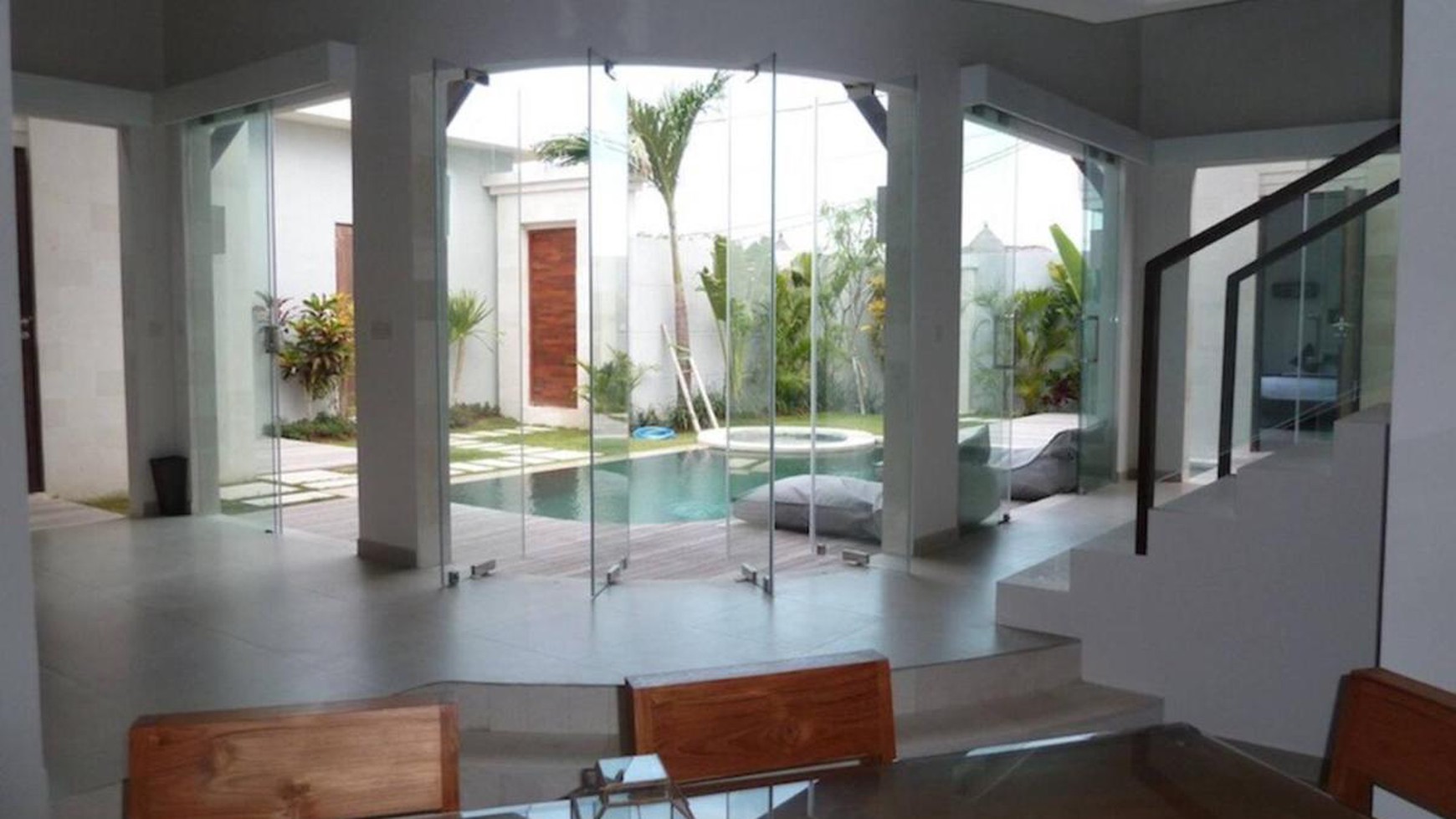 Leasehold - Beautiful Tropical 3 Bedroom Villa in the Heart of Seminyak