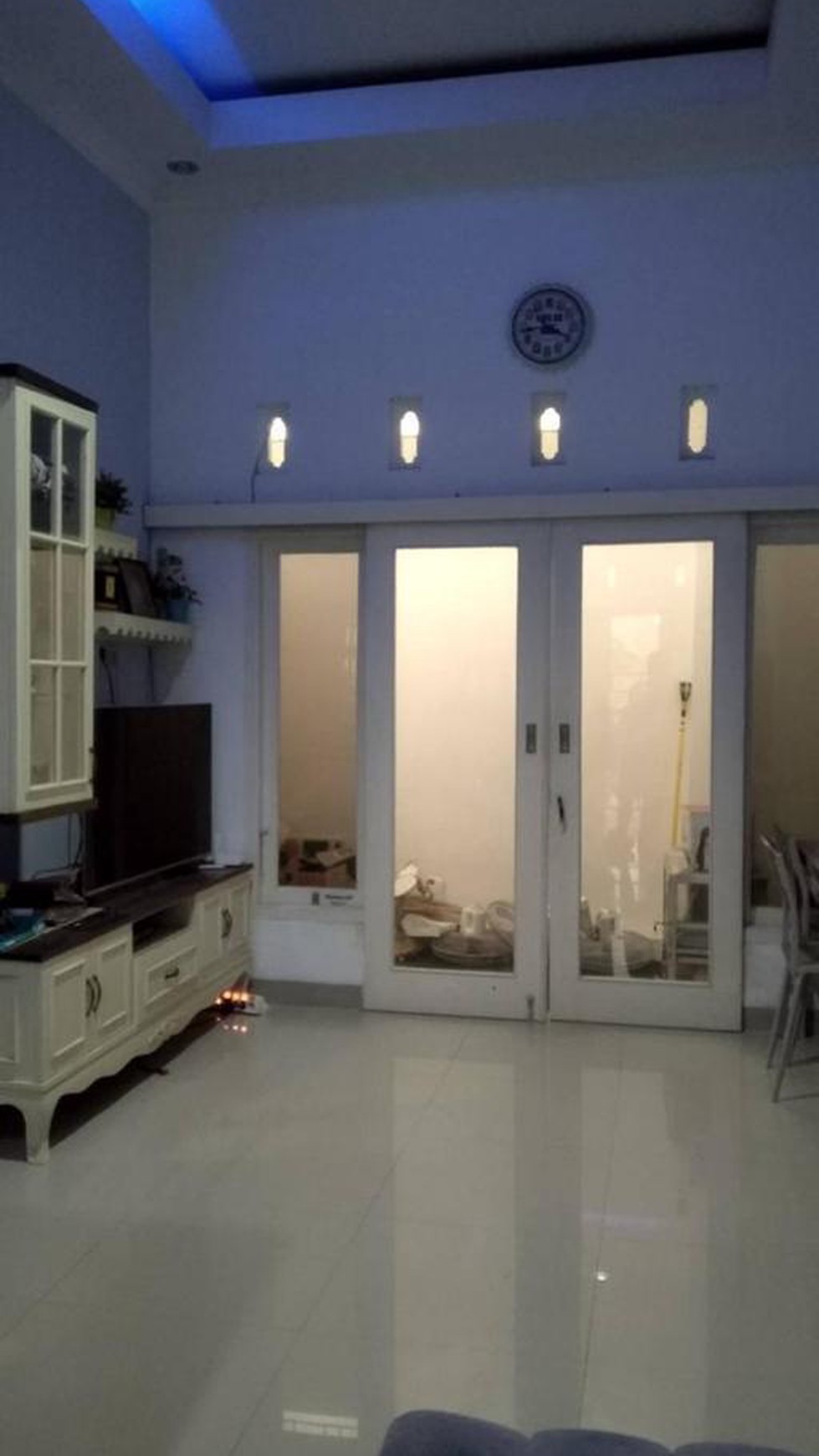 Rumah Tinggal Cocok Untuk Keluarga  Lokasi Tentrem Lestari Residence Karang Anyar 