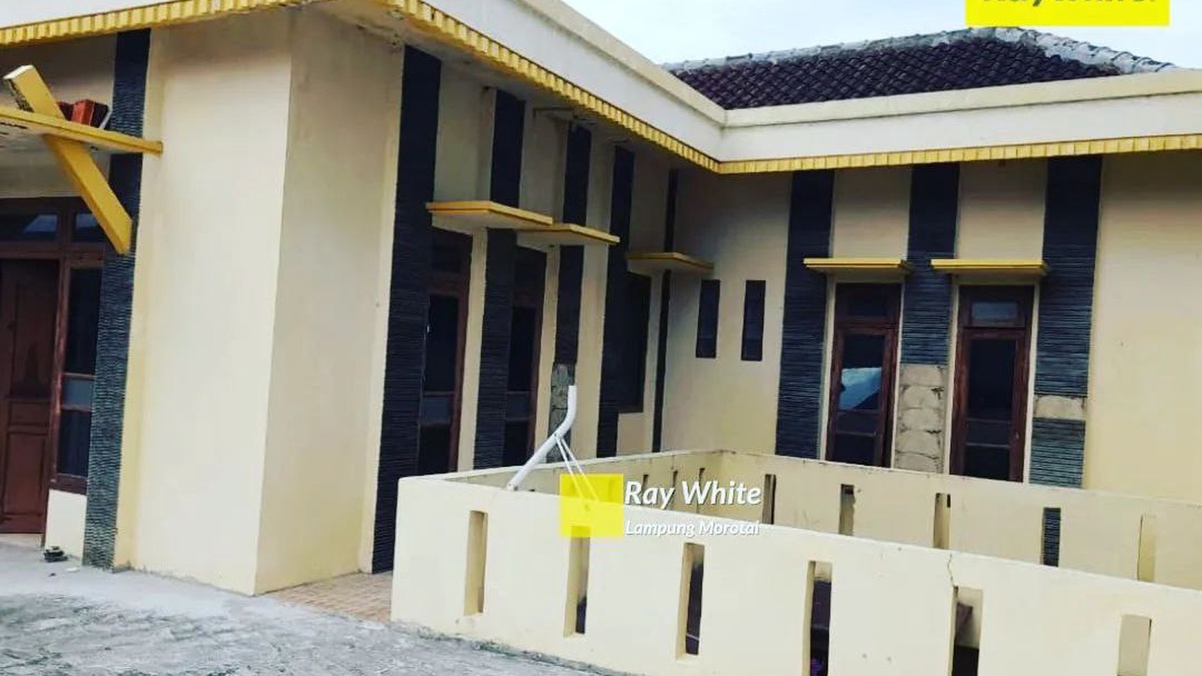 Dijual Rumah 2 Lantai di Pahoman