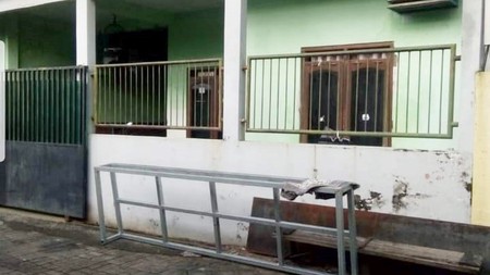 Rumah di Ketintang Timur PTT Surabaya Selatan, bisa buat rumah tinggal/Kos2an, ada 14 Kamar Tidur, Aktif 