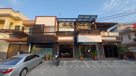 Rumah hoek cocok usaha jalan besar di Kelapa Molek Raya Kelapa Gading