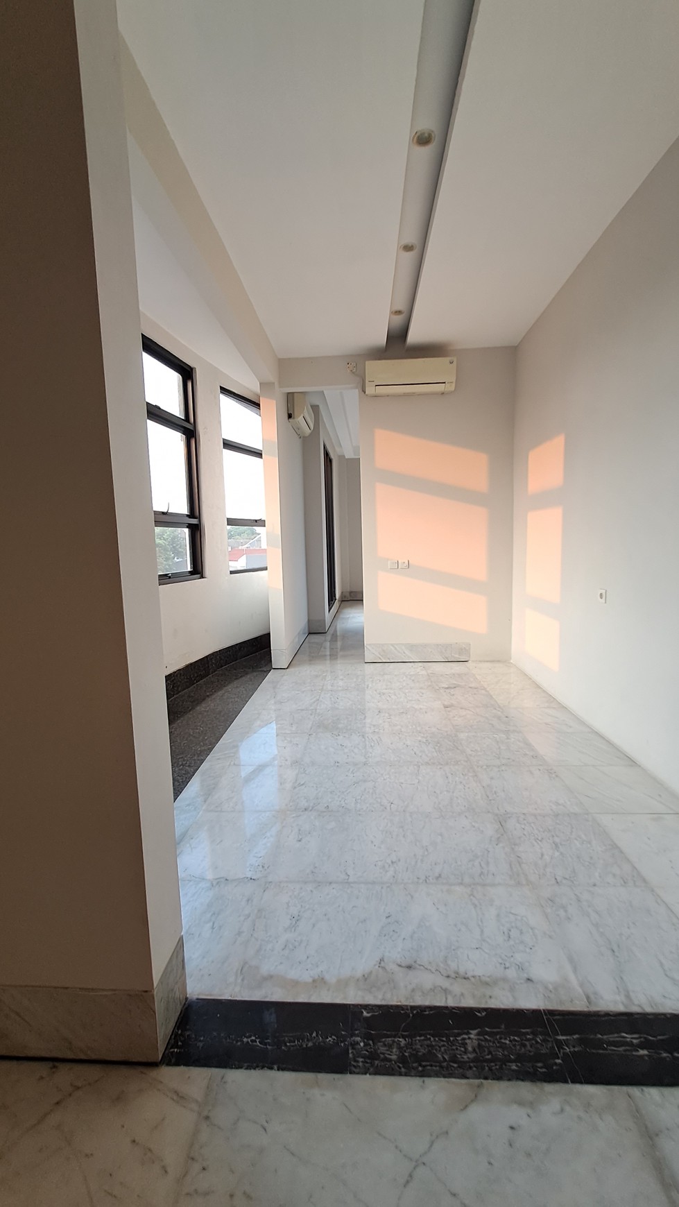 Dijual Rumah 3 Lantai kebayoran Baru 