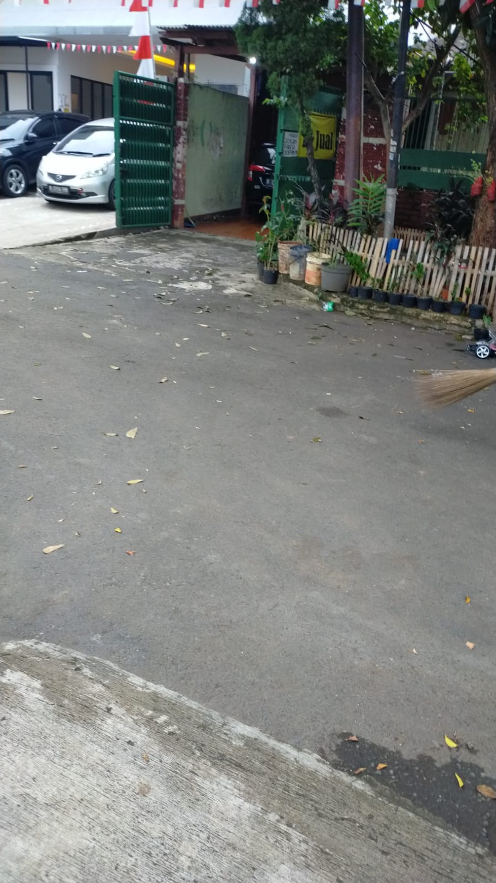 Dijual Cepat Tanah Dalam Komplek Bri Jl.Raya Ragunan