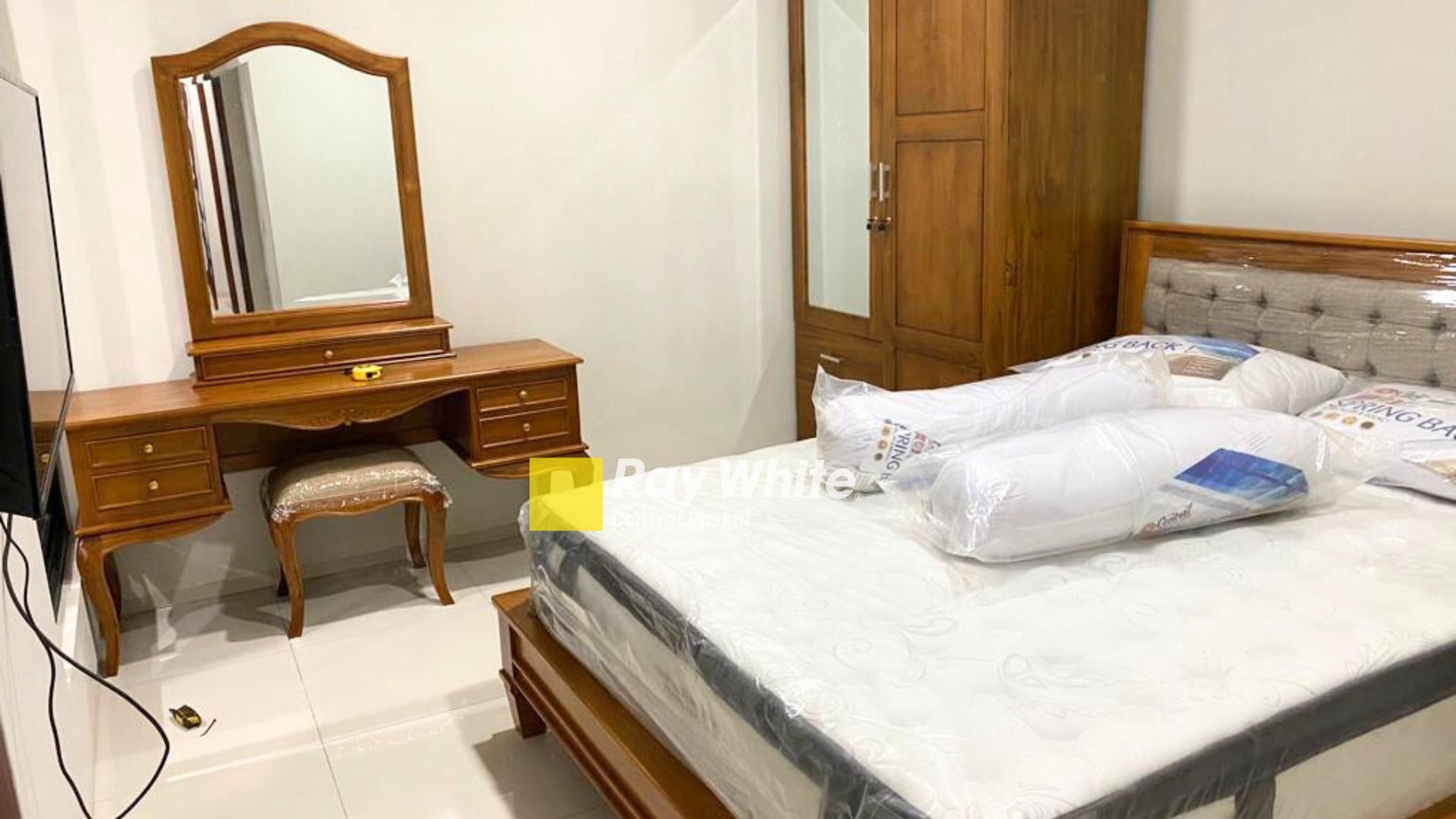 Rumah Cantik Full Furnished di Kota Cimahi