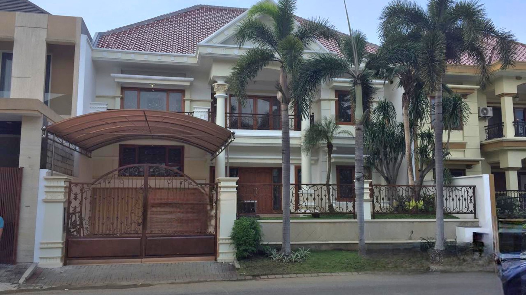 Dijual Rumah Citraland Surabaya Classic Mewah area Puri Widya Kencana - Villa Sentra Raya 